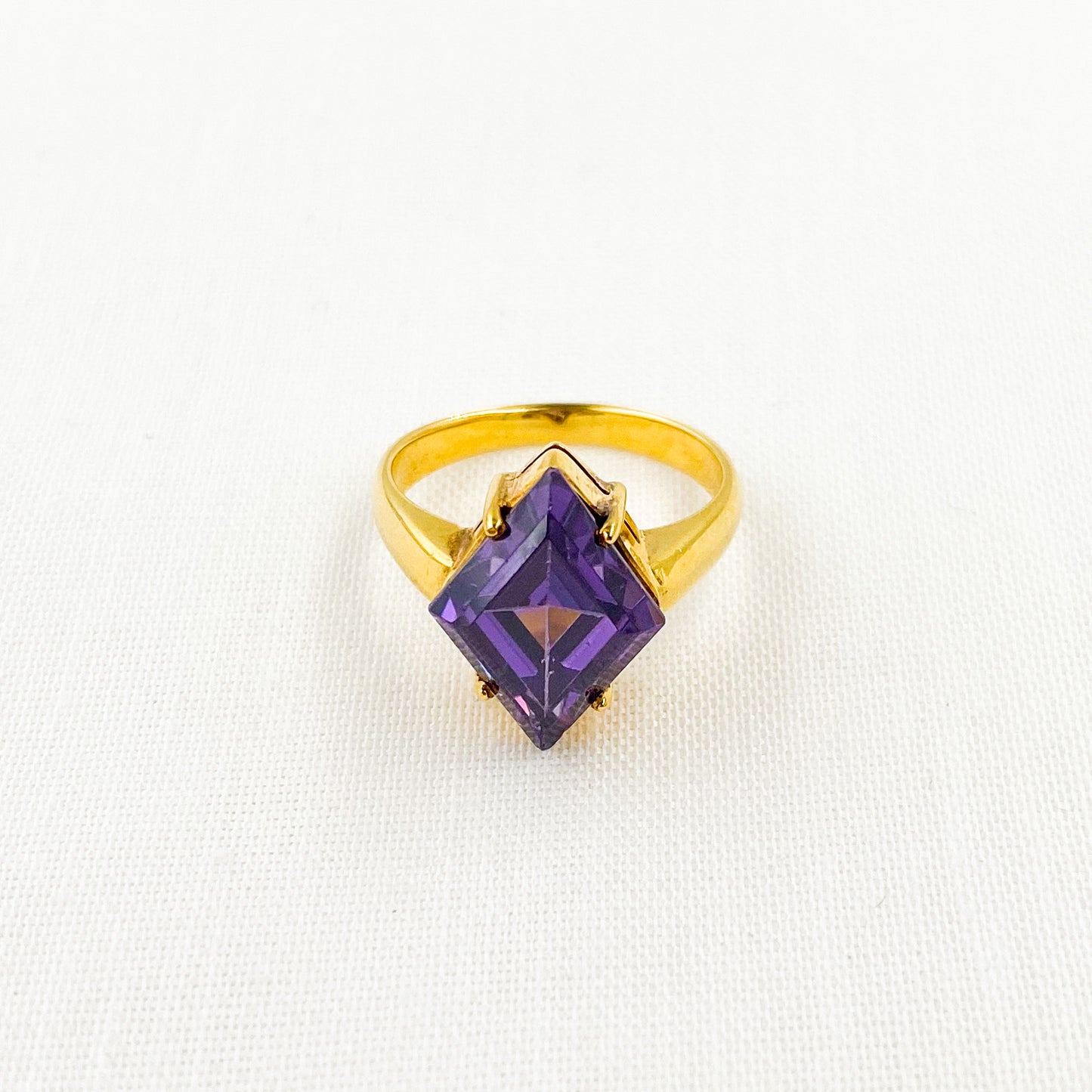 Rhombus Ring